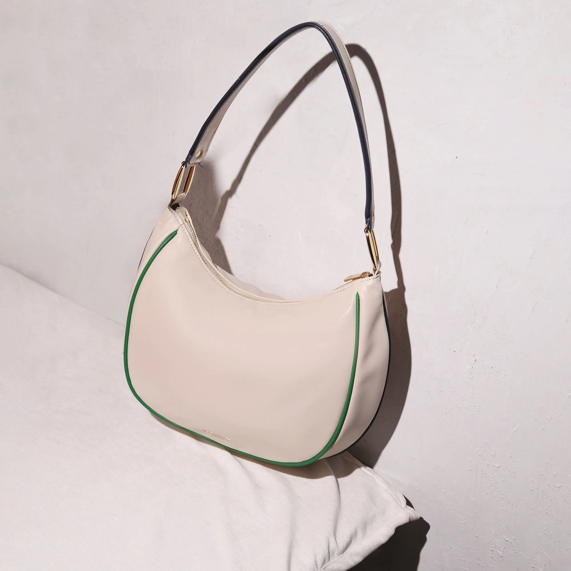 Accessorize London Women's Cream Piped Shoulder Bag