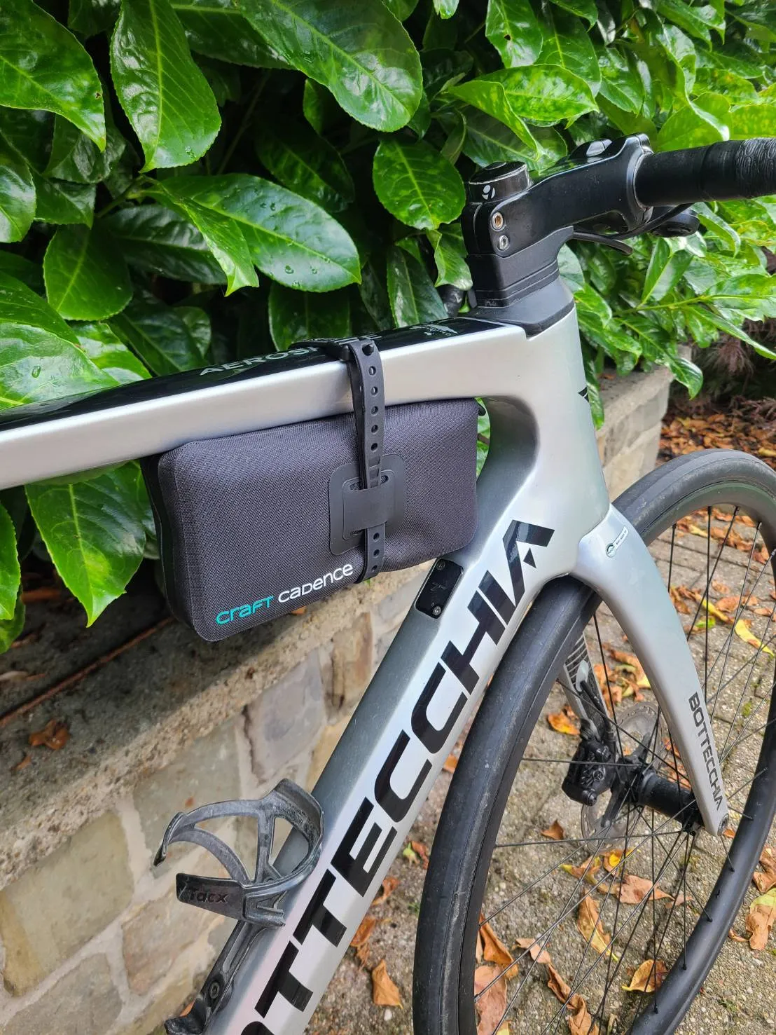 Craft Cadence Saddle Bag / Cycling Wallet Hybrid | 2-in-1 | Voile Straps®