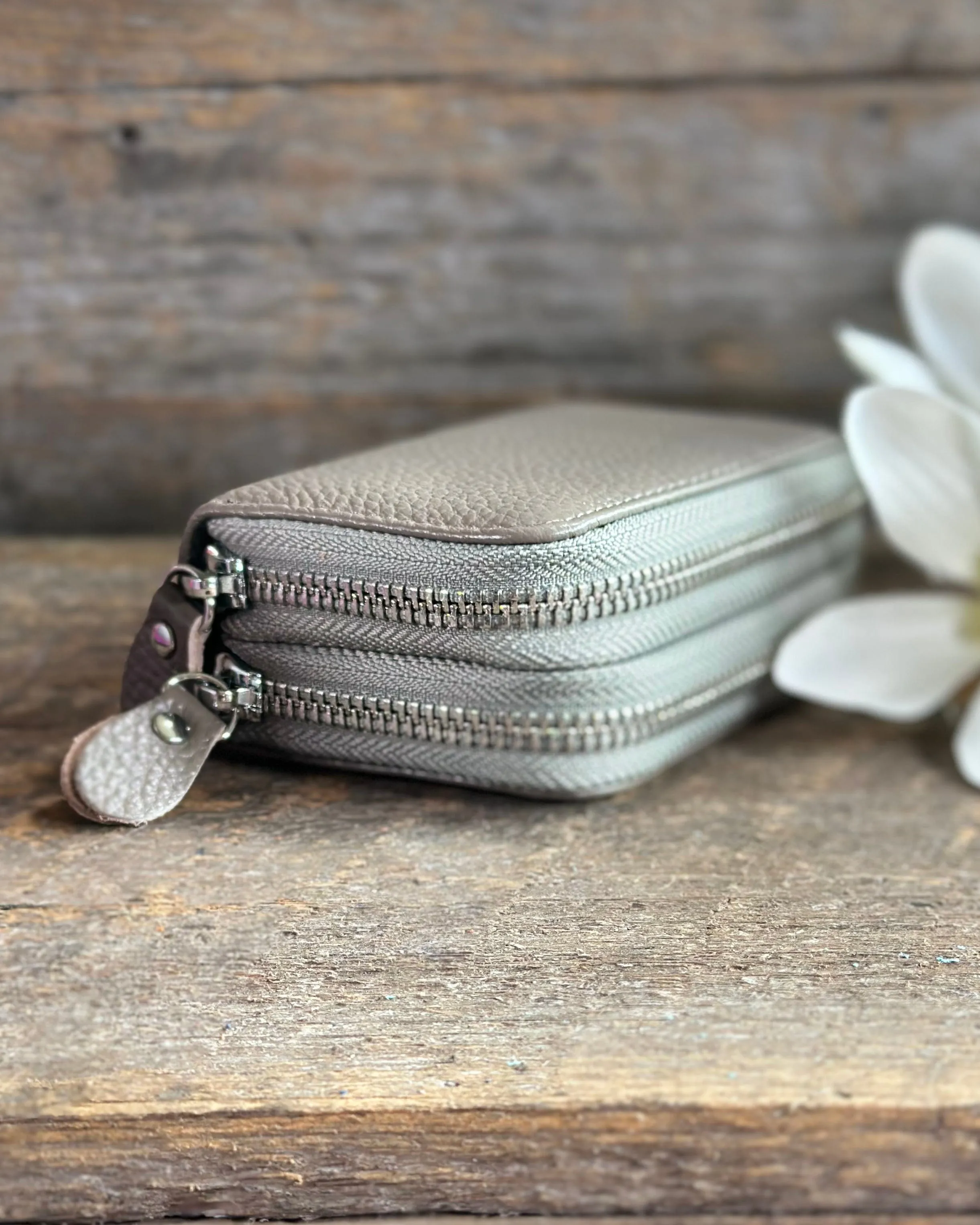 Double Zipped Leather Card Holder Purse - Pale Grey